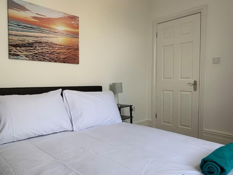 2 Double Bedroom Flat, Central Location Bristol Exterior photo